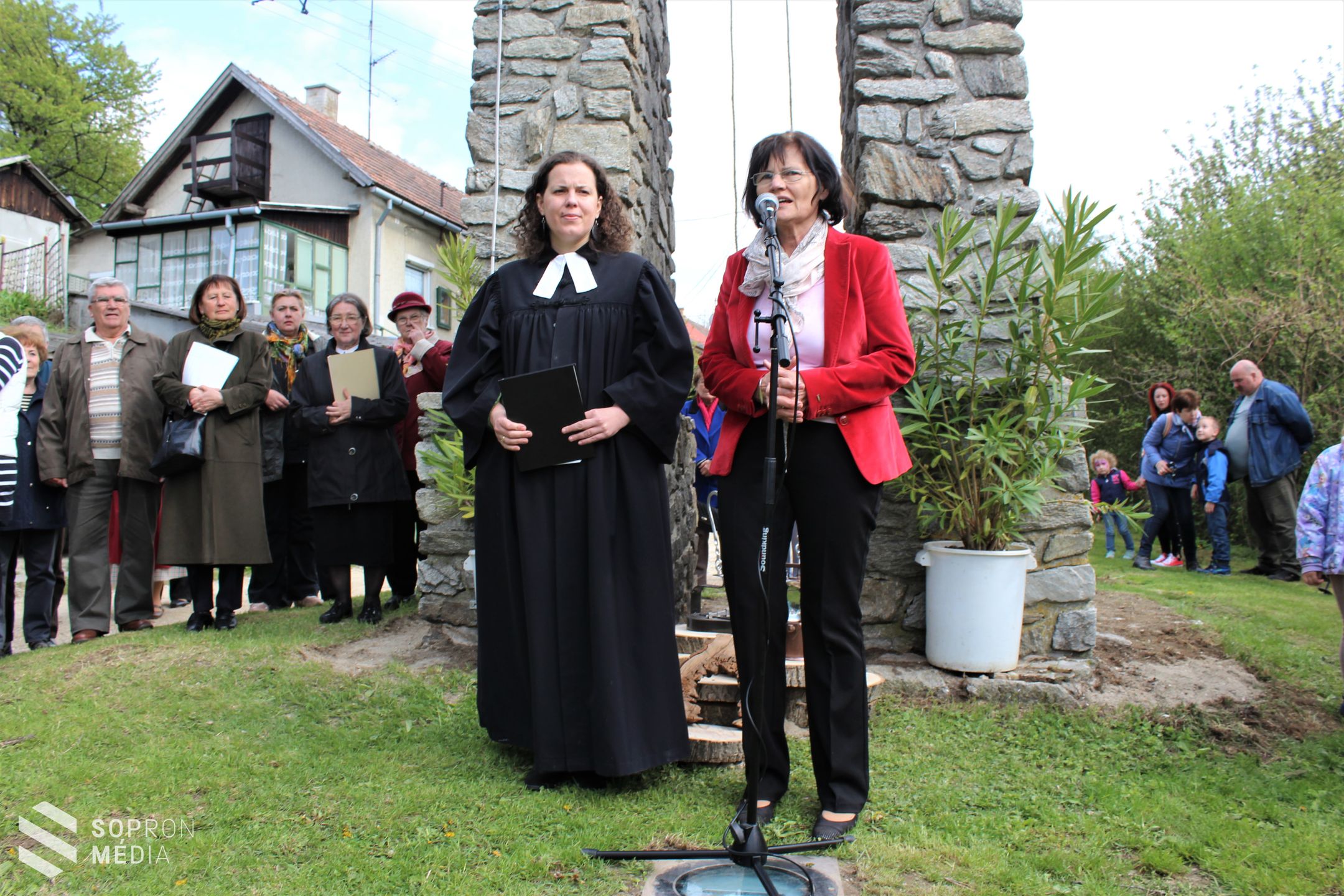 Nyolcvan éves a brennbergi evangélikus harangláb (fotók+videó) 