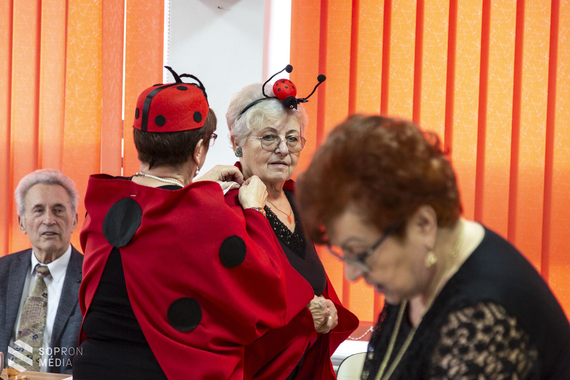 Farsangi mulatságot tartottak a Lővéri Nyugdíjas Klubban