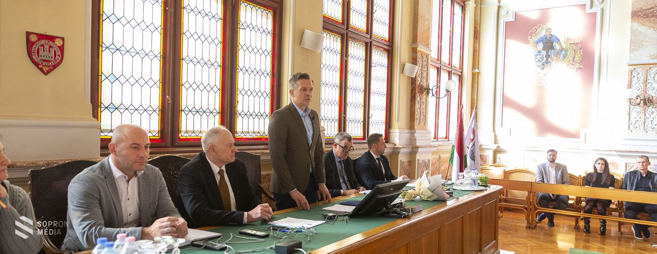Jutalmazza a város a kupagyőztes Sopron Basket csapatát