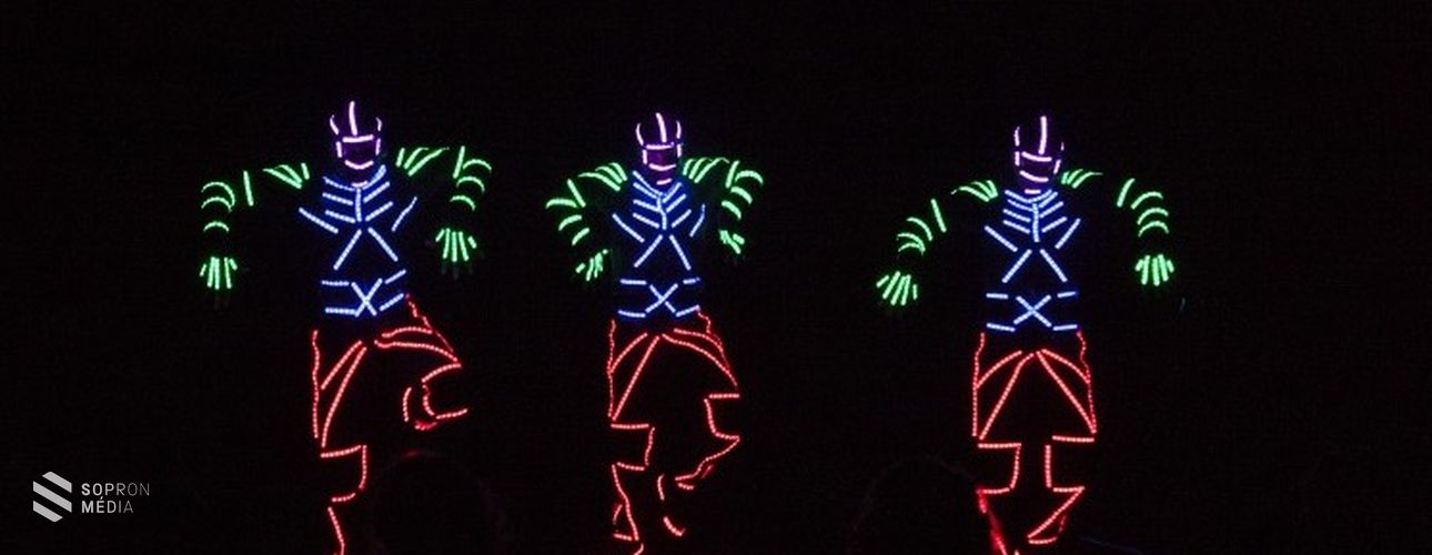 Nagy show-ra készül a Dirty LED Light Crew!