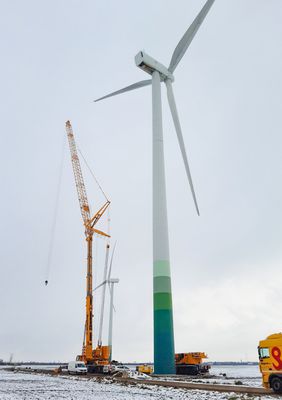 Wind turbine drive mechanism replaced with our 450 tonne crane truck
