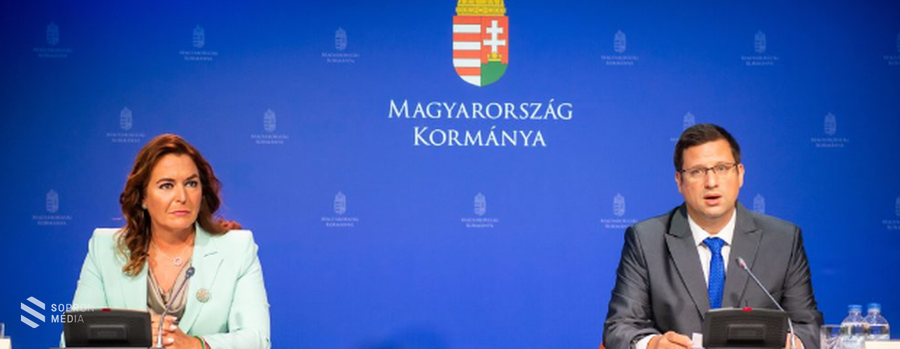 Kormányinfó: olyan erőket kell Brüsszelbe küldeni, akik megakadályozzák az illegális bevándorlást