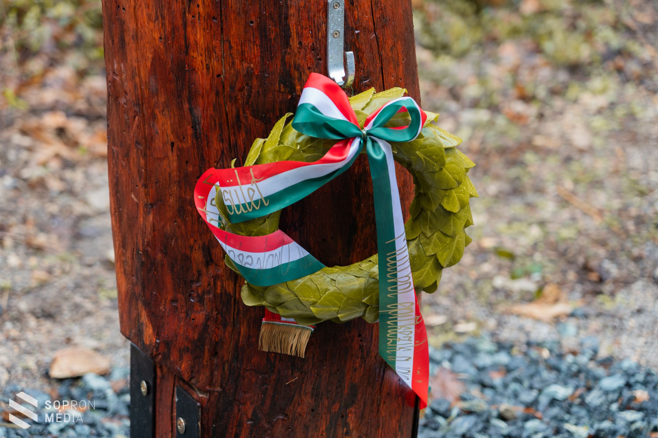 Dr. Nováki Gyula tiszteletére avattak emlékoszlopot Sopronban