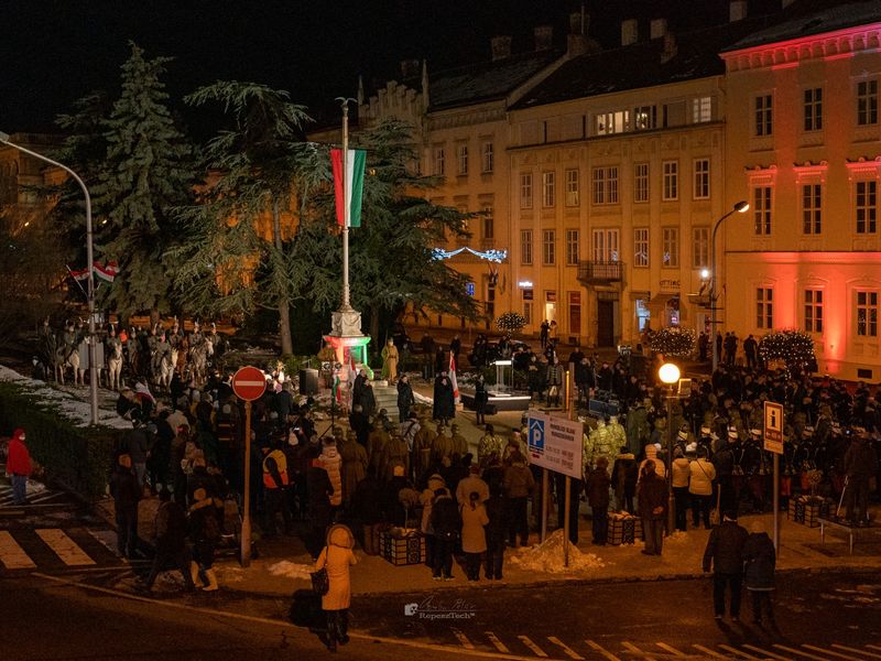 Ünnepség a Hűségzászlónál