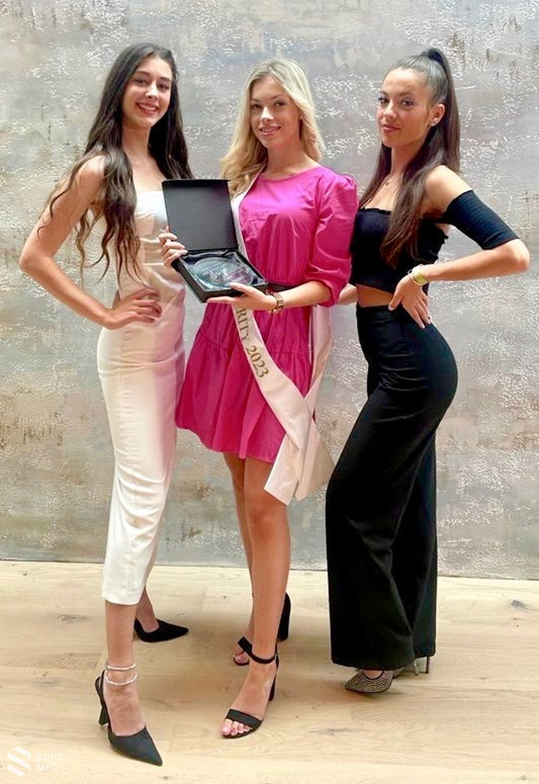 Hatos Kitti nyerte a Magyarország Szépe felkészítő táborának "MISS CHARITY" alversenyét