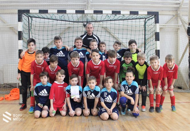 A Nagycenk SE. és az SC. Sopron játékosai 