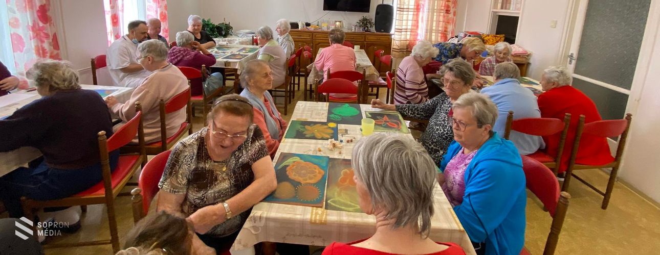 Kreatív oldalukat mutatták a Balfi úti Idősek Otthona lakói