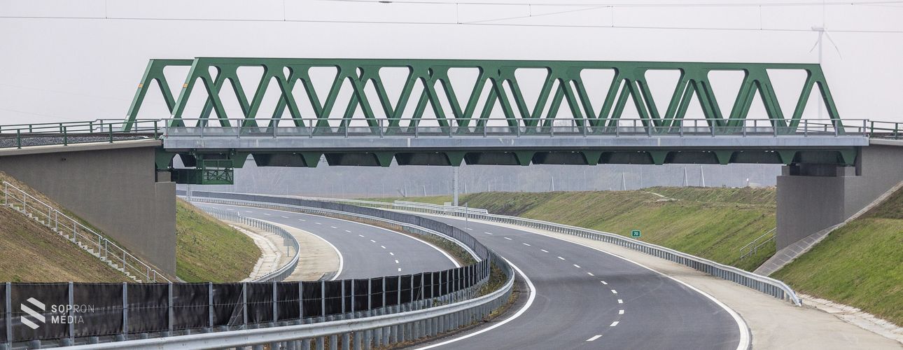 Így indulhat meg a forgalom az M85-ös úton szerdán, várhatóan 11 órakor