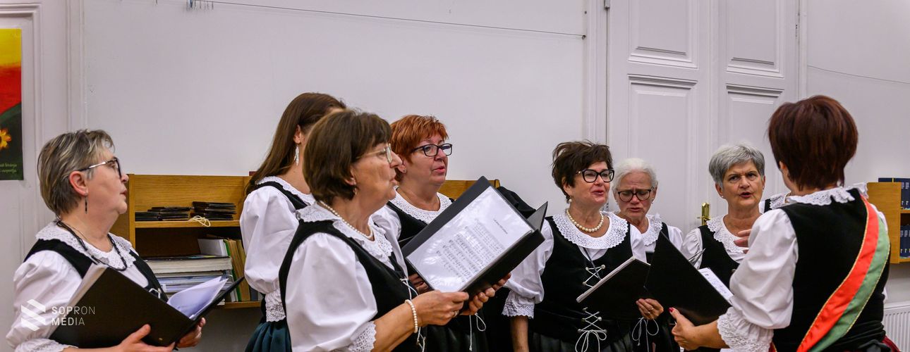 A barátság nem ismert határokat az evangélikus templomban