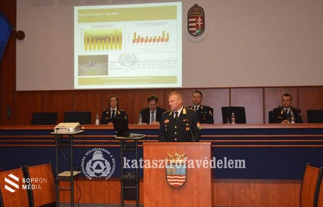 Sallai Péter tűzoltó dandártábornok, megyei igazgató beszámolójában bemutatta és értékelte az igazgatóság előző éves tevékenységét