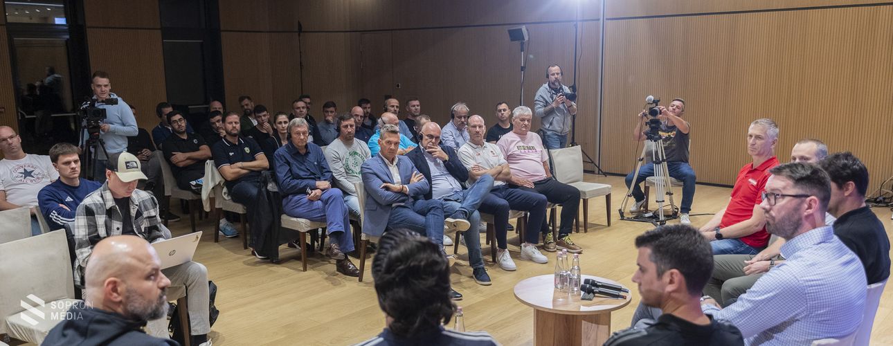 Pódiumbeszélgetést tartottak Sopronban a nemzetközi kosárlabdatorna keretein belül