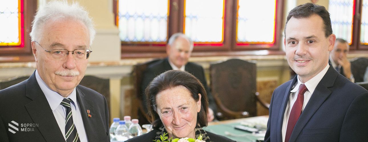 Dr. Varga Mária kapta idén a Győr-Moson-Sopron Megye Szolgálatáért Díjat!