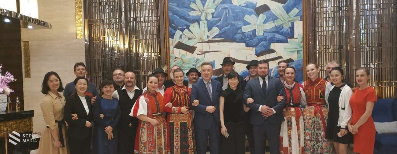 A soproni Fajkusz Banda Kínában népszerűsítette a magyar kultúrát