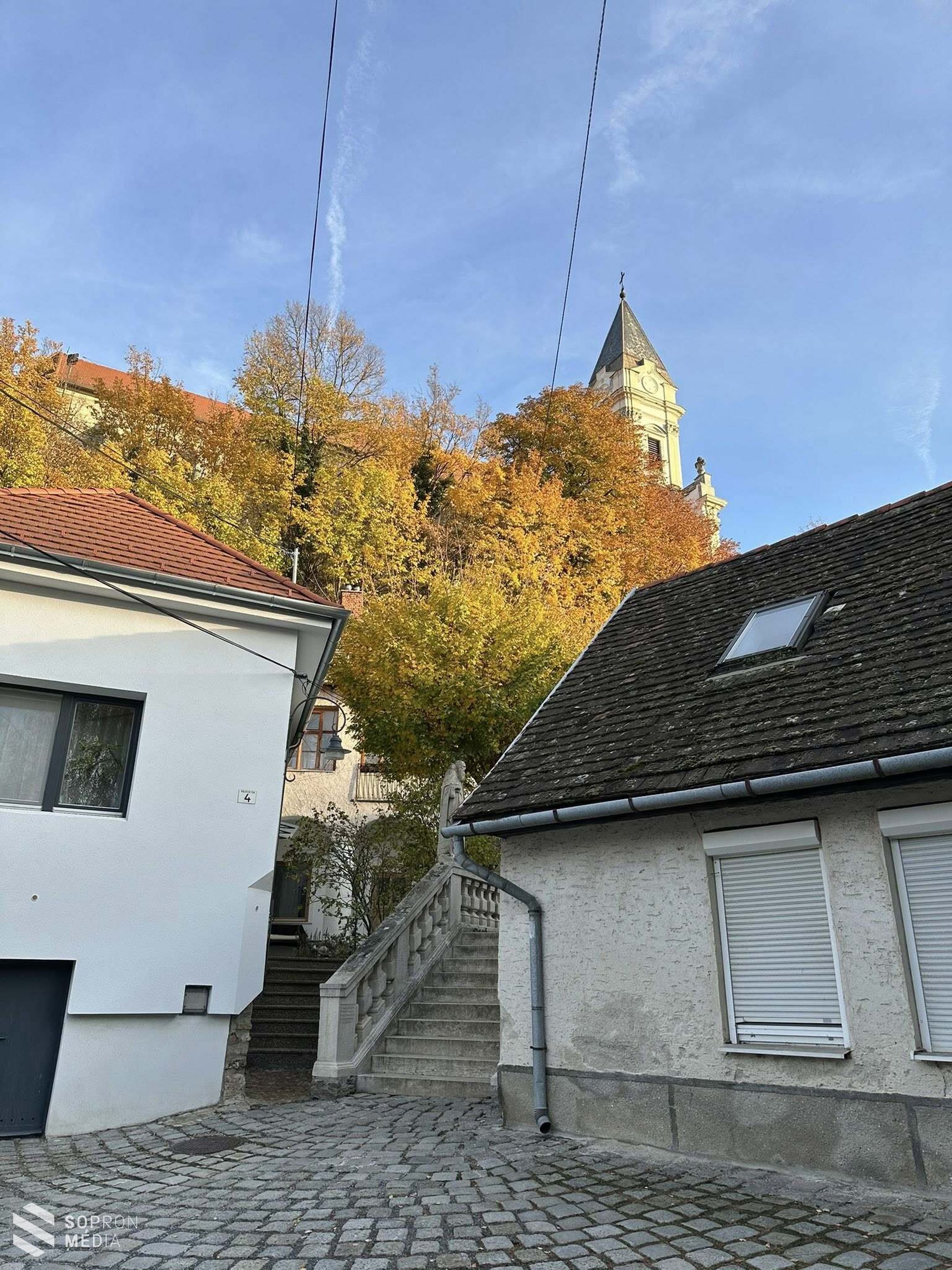 Őszi bakancsos túra és gyertyagyújtás Szent Wolfgang napján