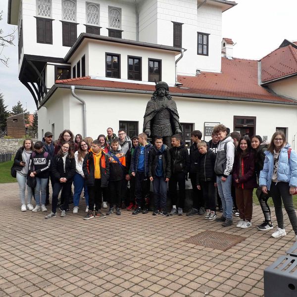 „Irodalmi és történelmi hősök Hont, Nógrád és Gömör vármegyékben, valamint a Szepességben” Határtalanul! program  (Lövői és zsirai 7. osztályosok)