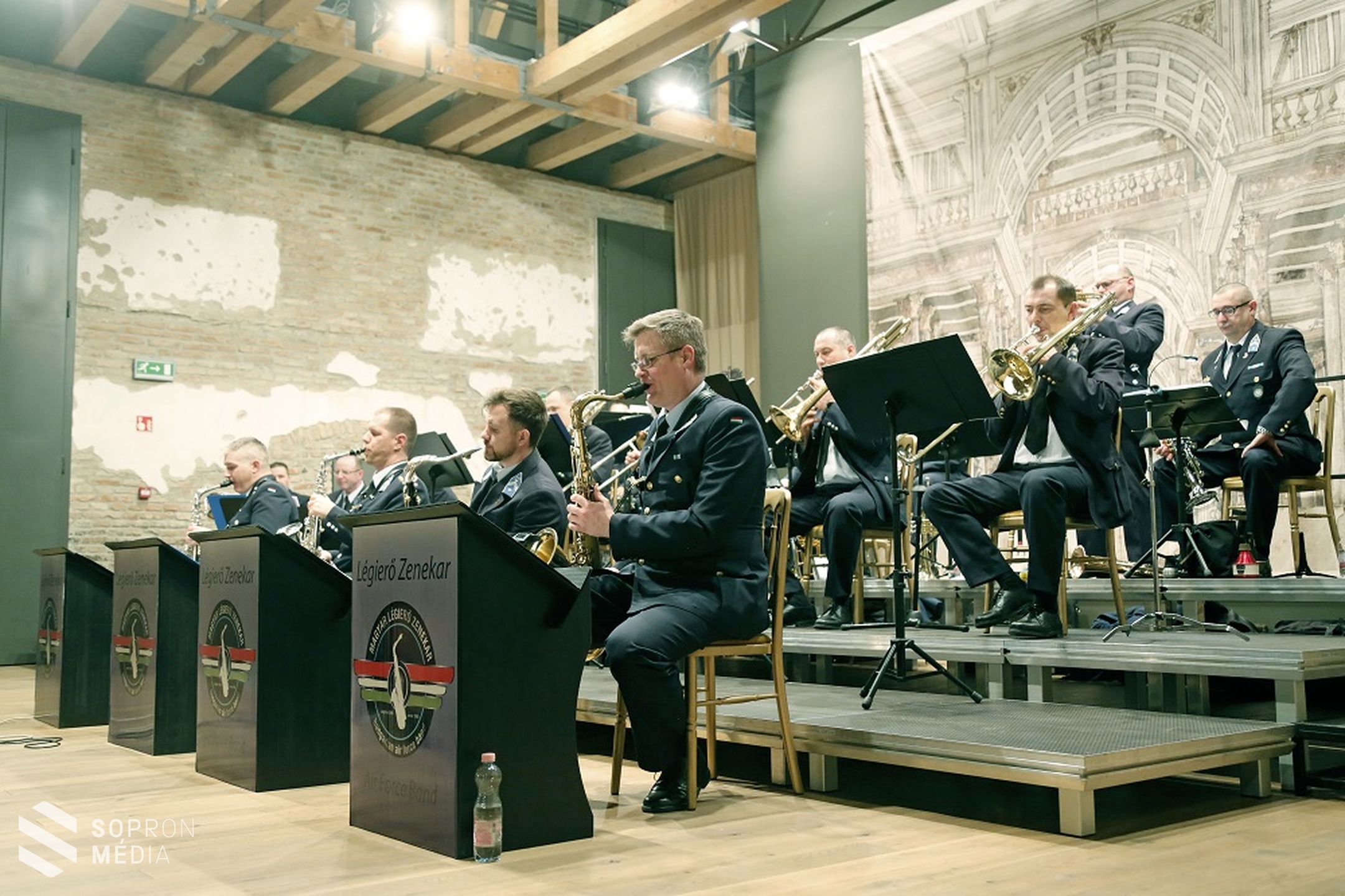 Eszterháza-Fertőd: Nagysikerű légierő zenekari ünnepi koncert

