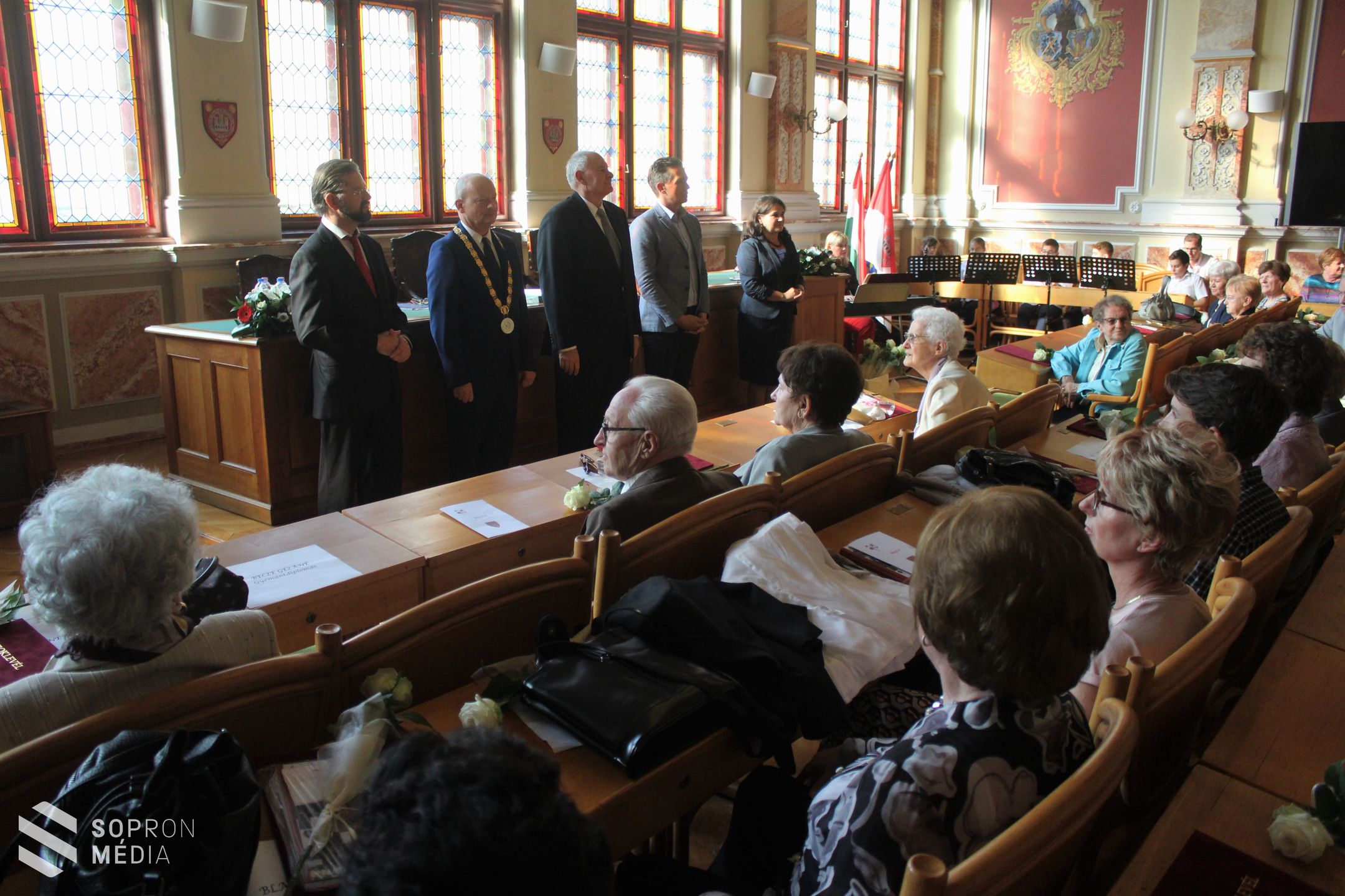 Emlékdiplomákkal köszöntötték a pedagógusokat