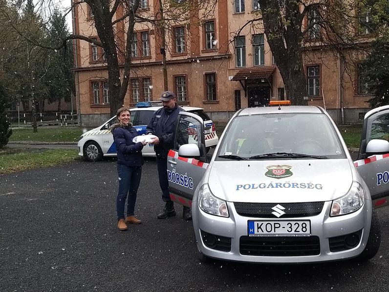 Szájmaszkokat kaptak a polgárőrök a Sopron Lady Lions Club-tól