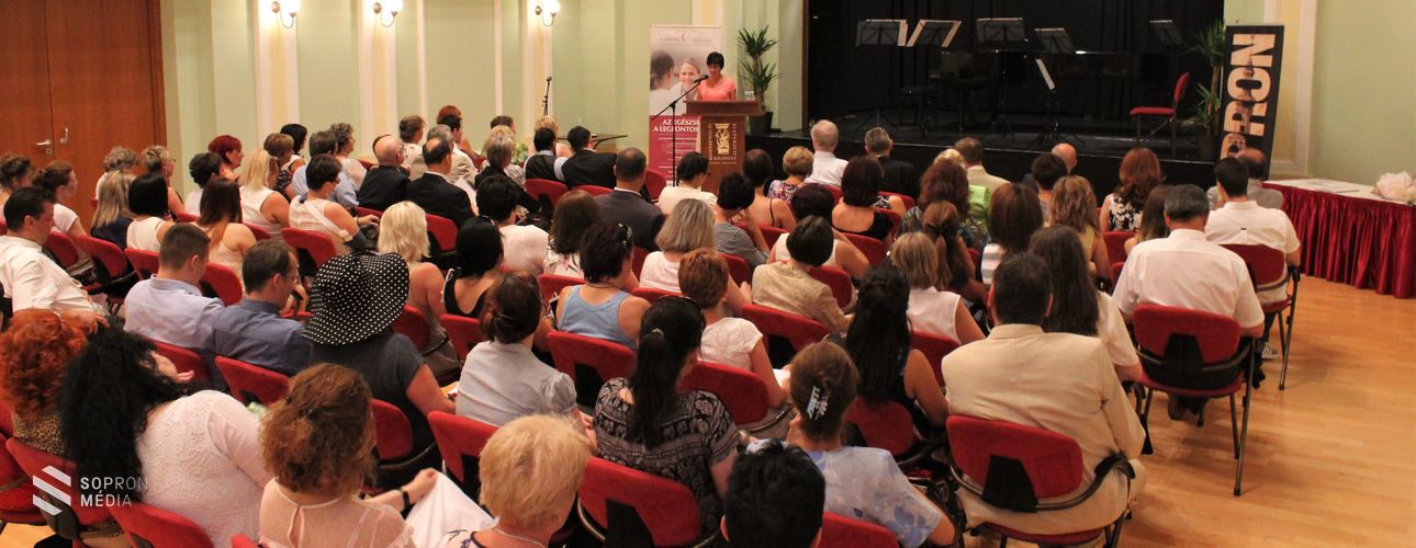 Kitüntetések az orvosi hivatás ünnepén