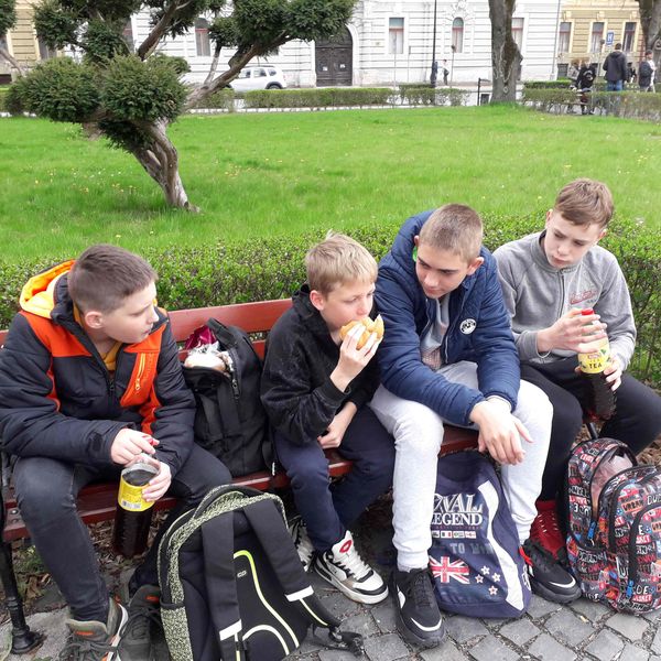 „Irodalmi és történelmi hősök Hont, Nógrád és Gömör vármegyékben, valamint a Szepességben” Határtalanul! program  (Lövői és zsirai 7. osztályosok)