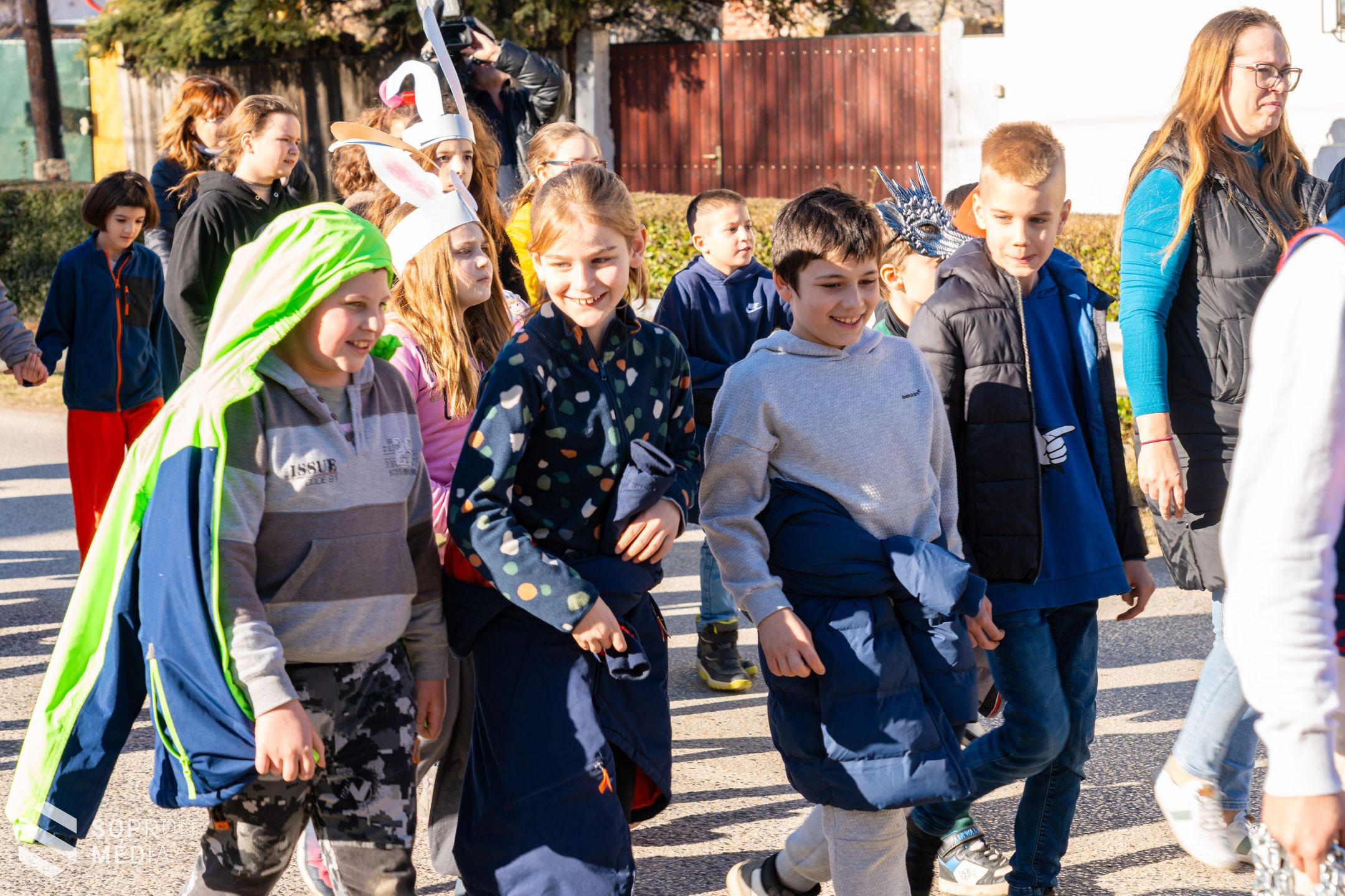 Felvonulással űzték el a telet Ágfalván