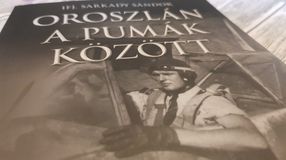 Oroszlán a pumák között - Hazánk egyik legkiválóbb vadászpilótájáról írt könyvet dr. ifj. Sarkady Sándor