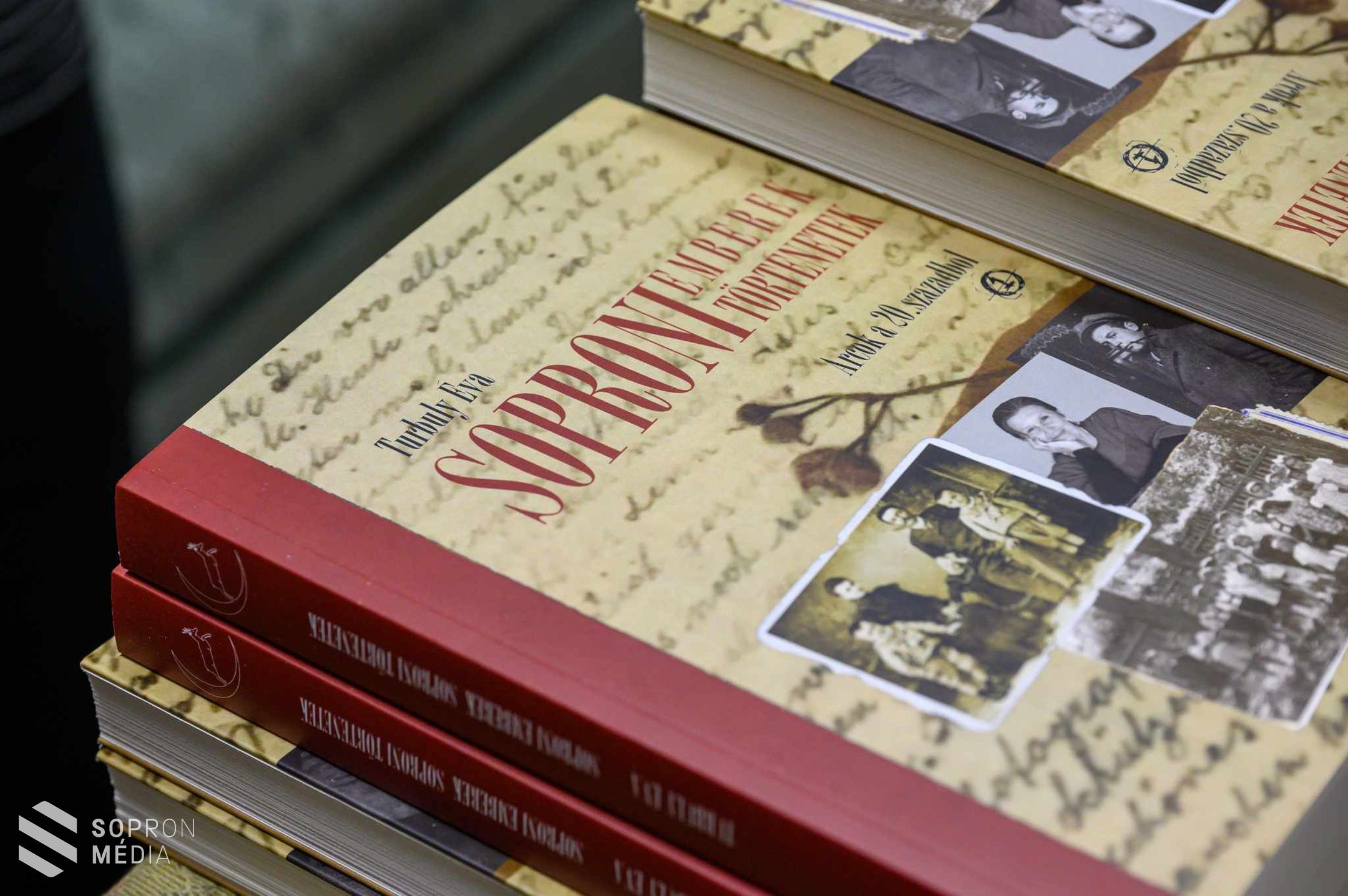 Megjelent Turbuly Éva történész interjúkötete Soproni emberek, soproni történetek címmel