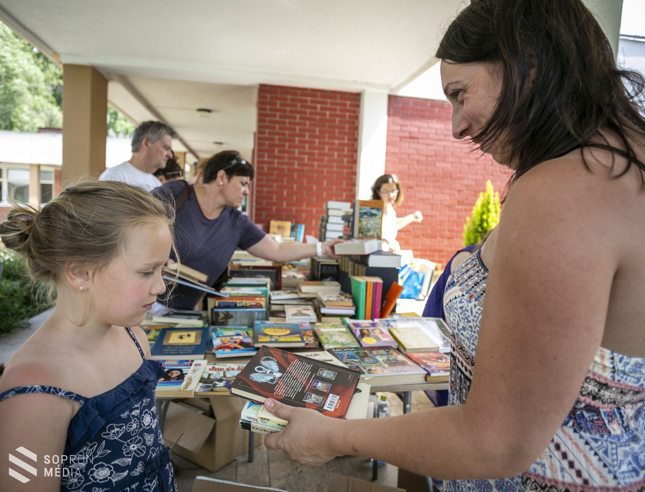 Idén először tartottak Ünnepi Könyvhetet a Jereván lakótelepen