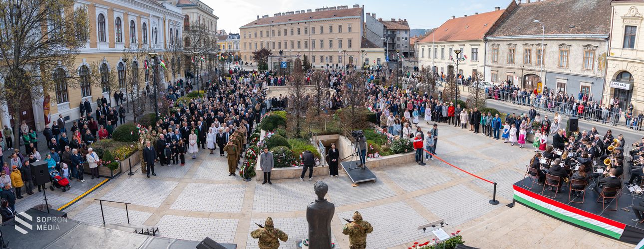 Az 1848-’49-es forradalom és szabadságharc emléke előtt tisztelgett Sopron