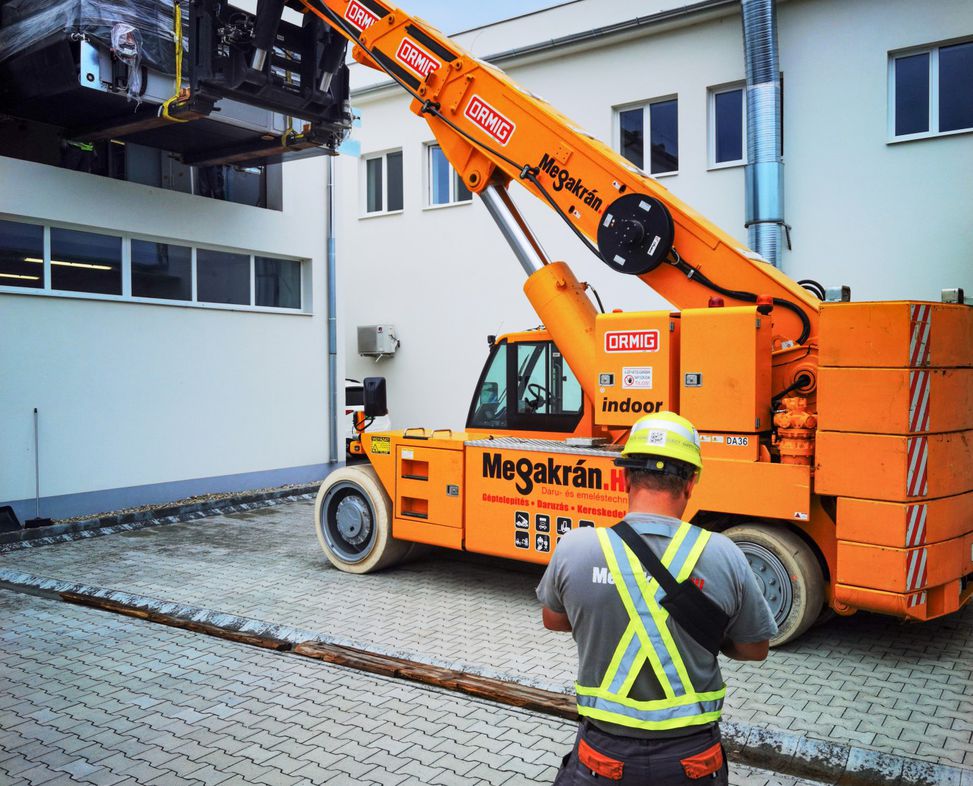ORMIG pick&carry electric mobile cranes