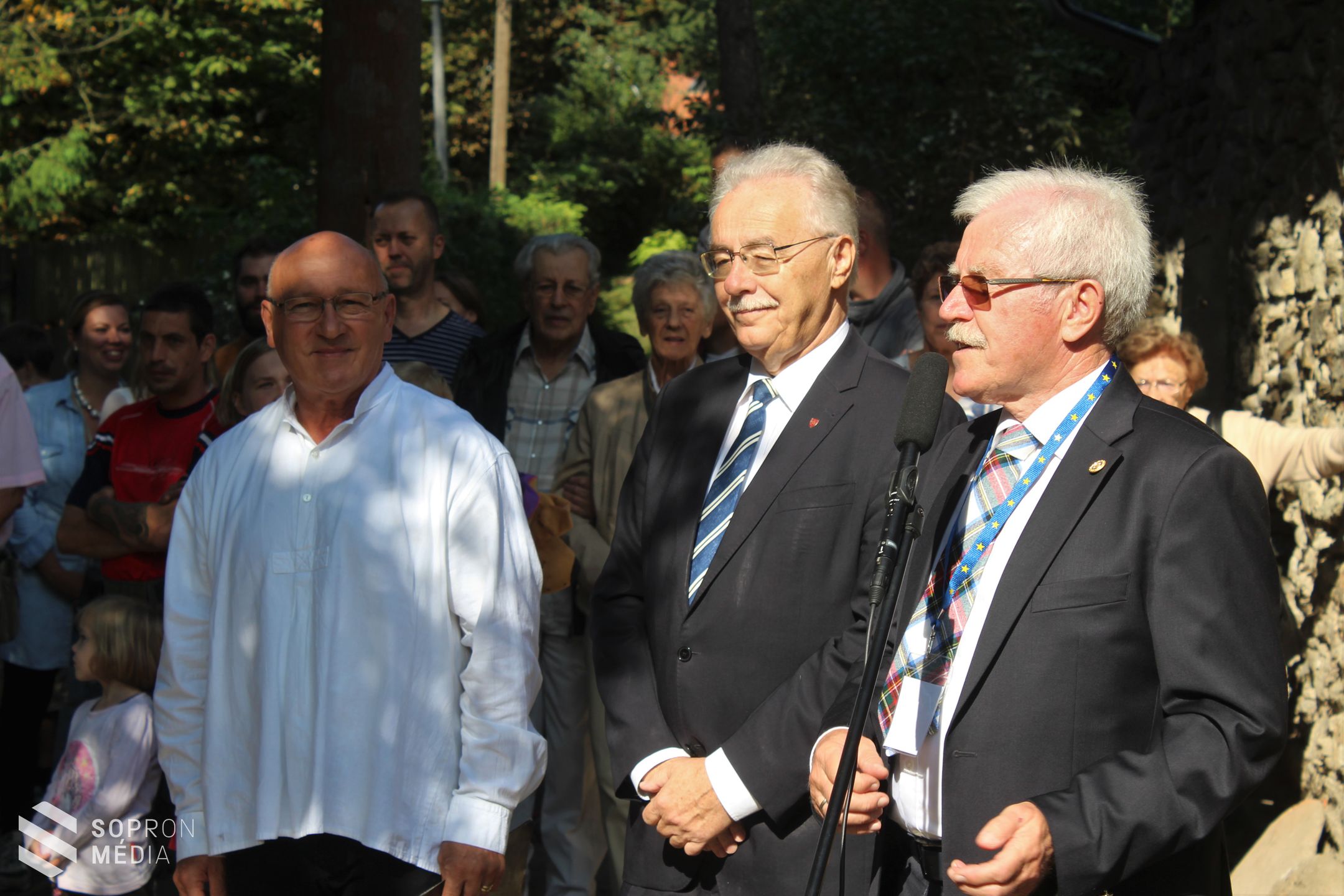 Forog a kerék, őröl a malom!