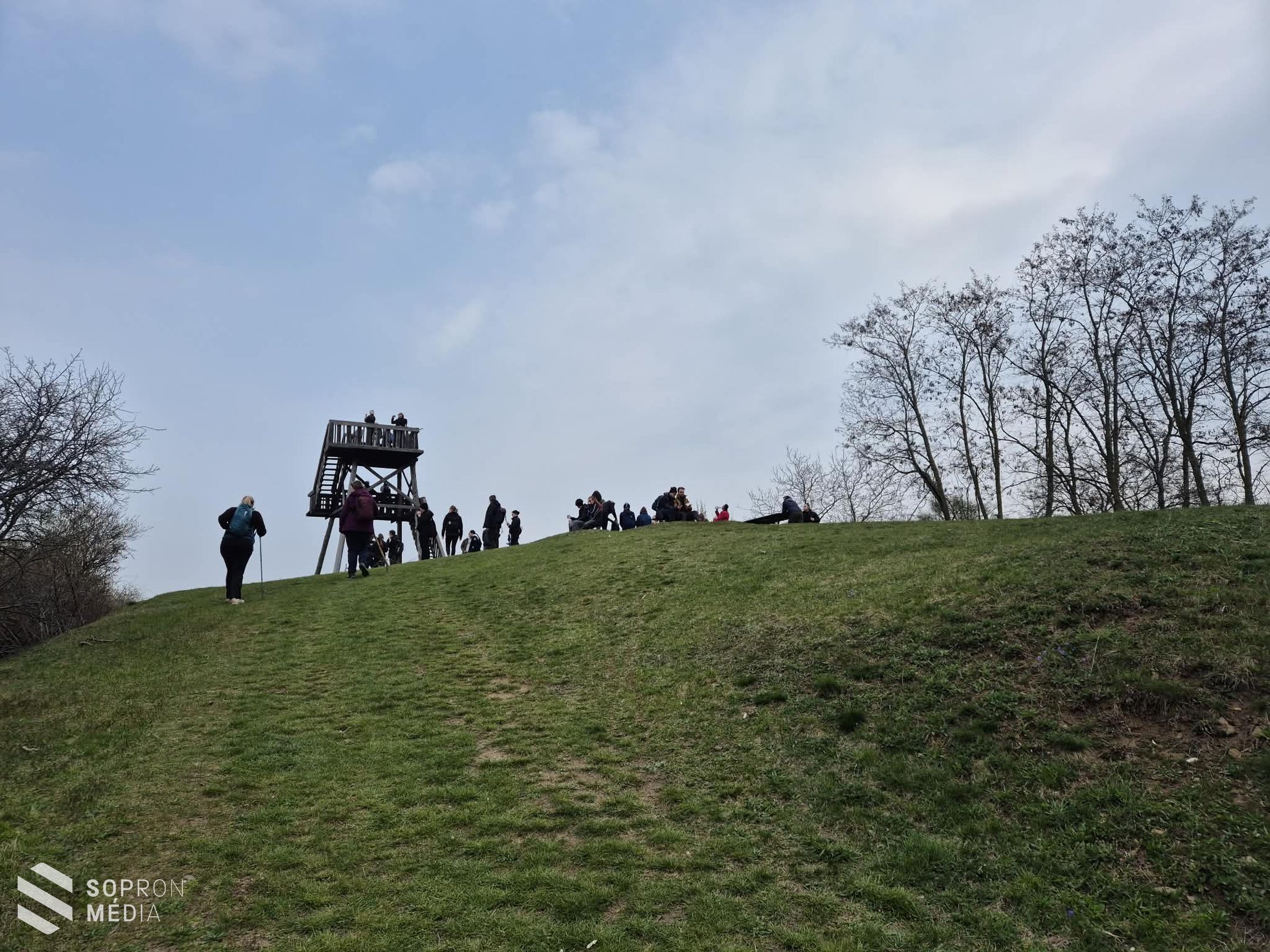 Tavaszköszöntő túrát szerveztek a Soproni-hegységben