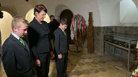 Széchenyi István 235. születésnapja alkalmából tisztelegtek a legnagyobb magyar sírjánál Nagycenken