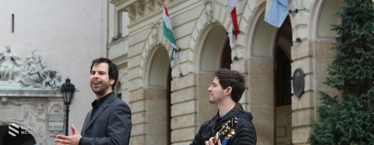 Bevetés előtt a verskommandó Sopronban