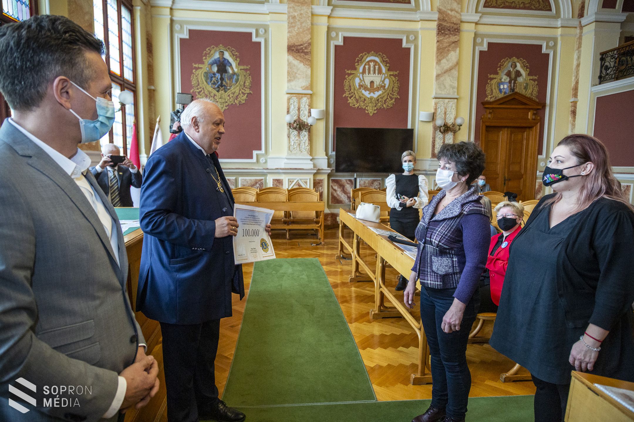 Advent alkalmából 10 szervezetet támogat a Lions Club Sopron