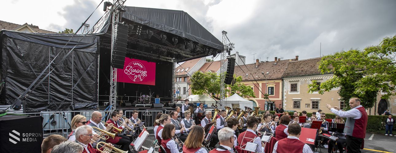 Kezdetét vette a Soproni Borünnep!