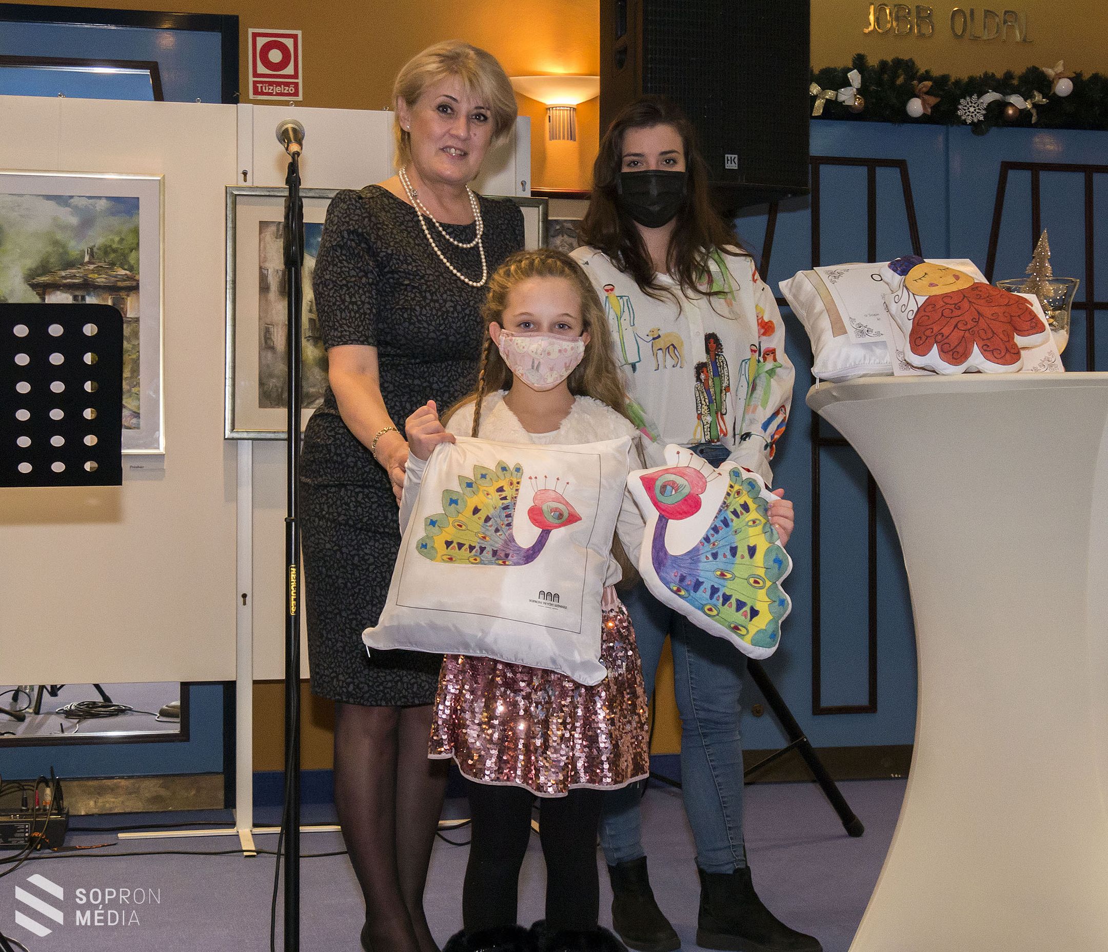 A Kabala rajzpályázat nyerteseit díjazták a Soproni Petőfi Színházban 