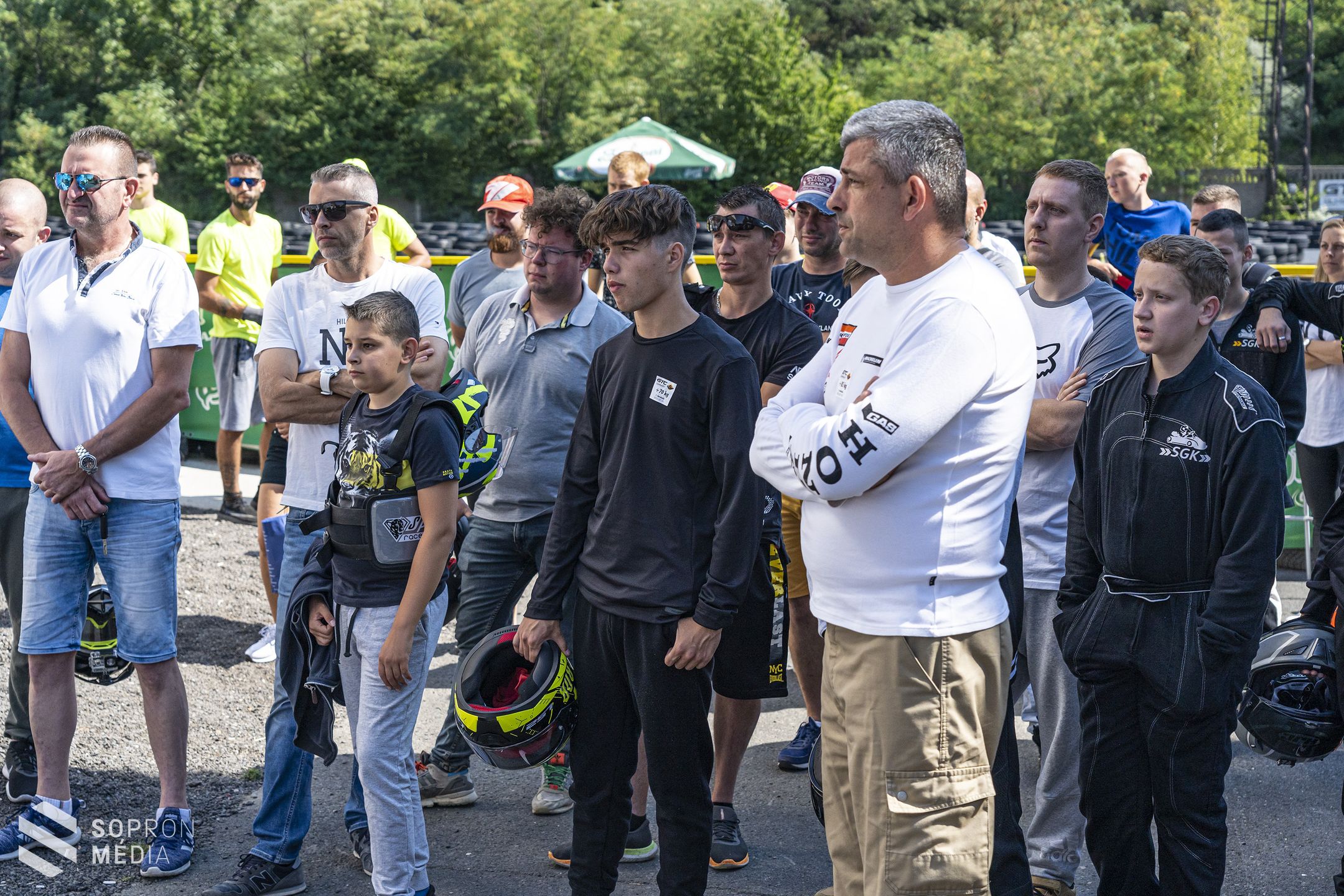 Zúgtak a gokartok a Racing Arénában!