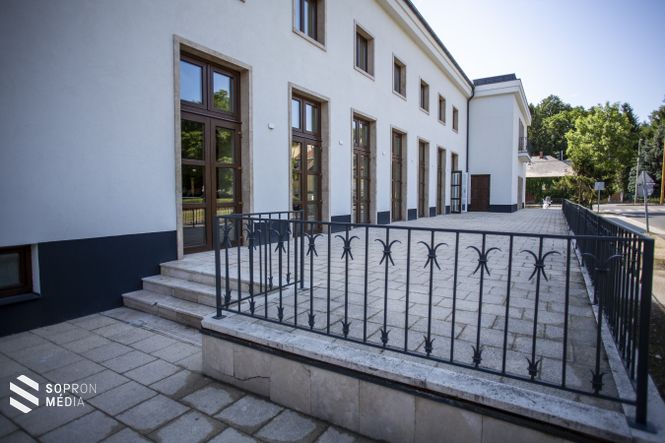 Az augusztusban átadott felújított GYIK Rendezvényház