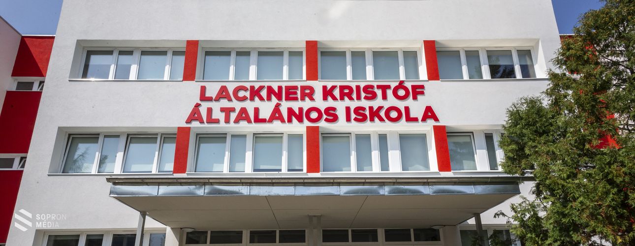 Átadták a felújított Lackner Kristóf Általános Iskolát!