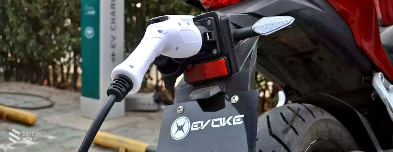 Mától kaphatnak zöld rendszámot az elektromos motorok