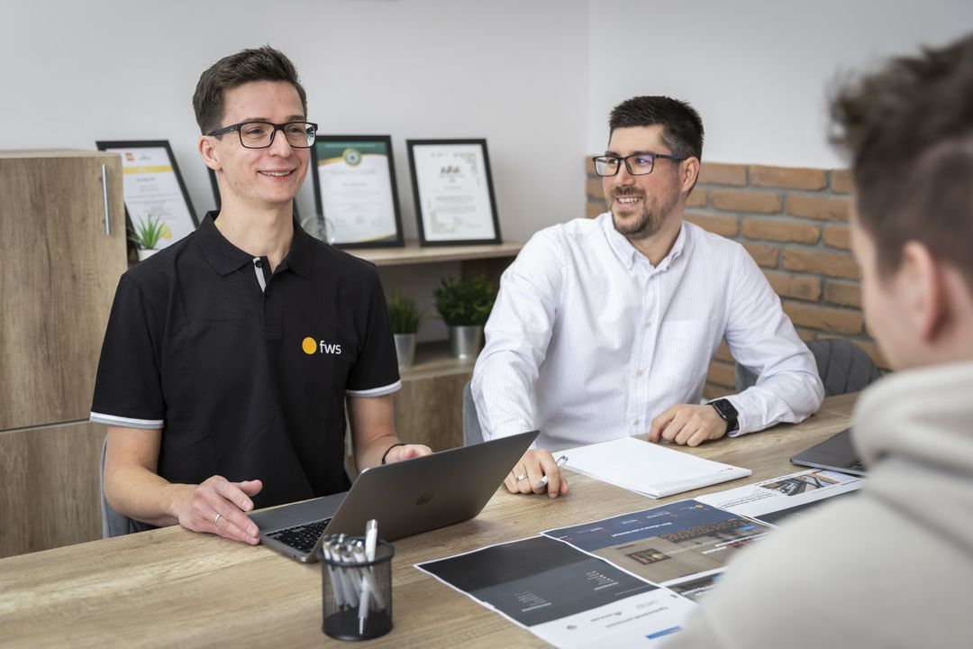 Mit mond el rólad a weboldalad?