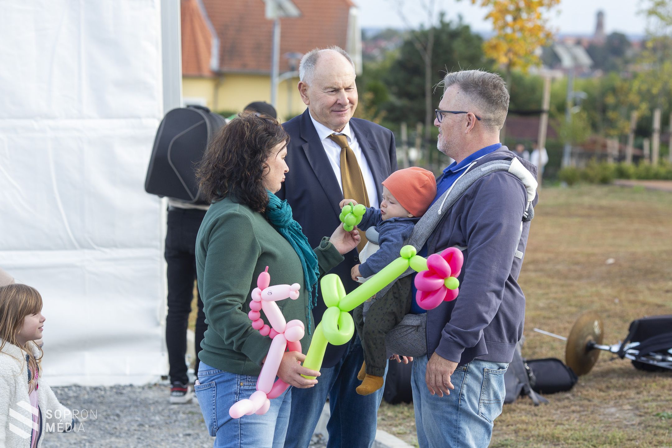 Közösségépítő családi piknik a koronázódombi új parkban