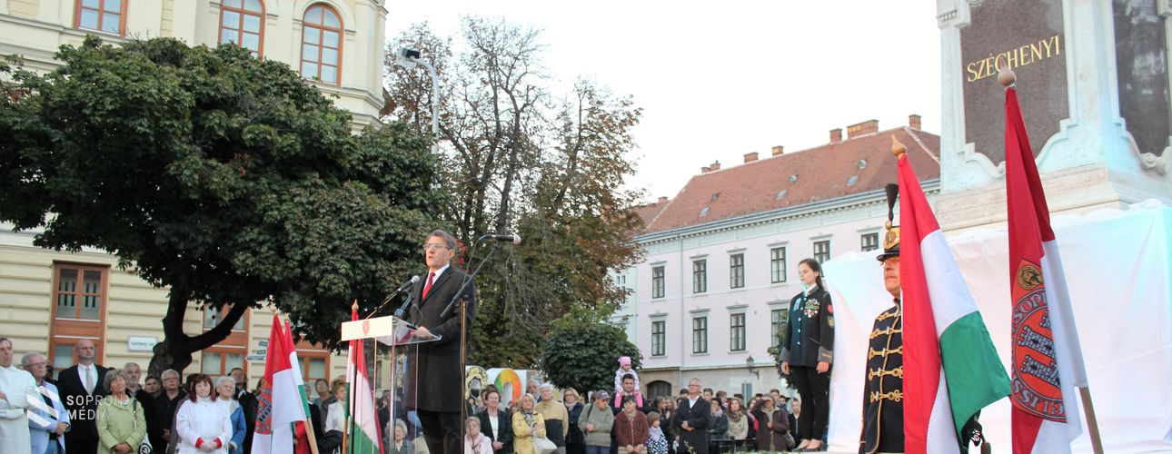 Széchenyi István születésének 225-ik évfordulójára emlékezett Sopron