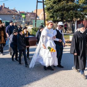 Felvonulással űzik el a telet Ágfalván