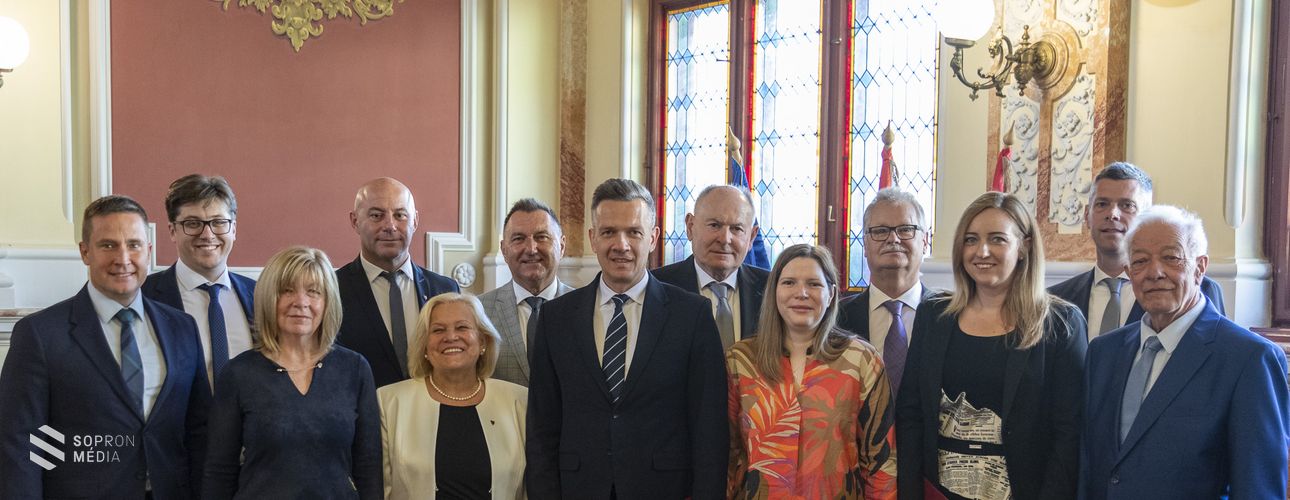 Átadták az önkormányzati választáson szerzett mandátumokat Sopronban