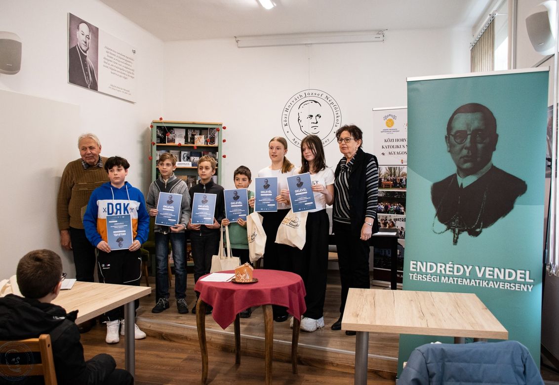 Kiegyenlített teljesítmények a tizedik matematikaversenyen