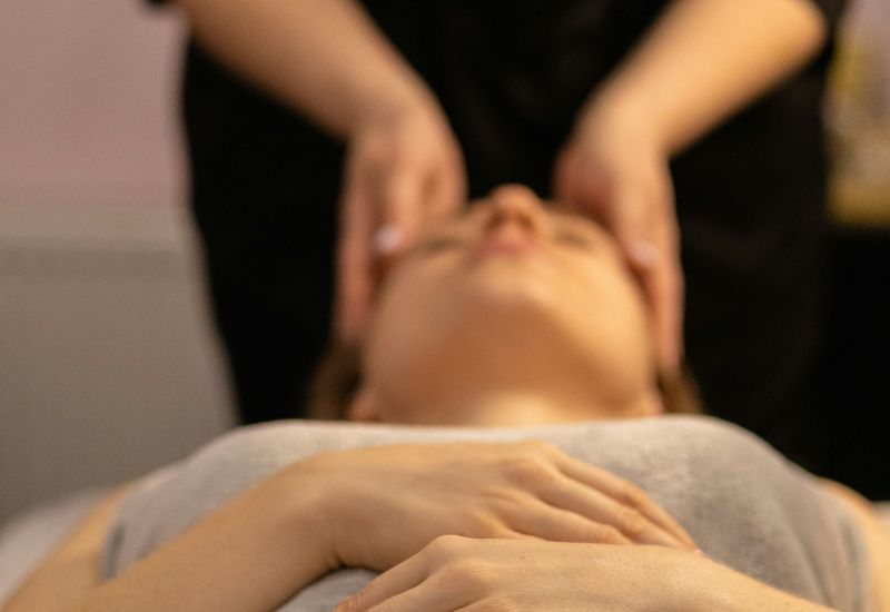 Stresszoldó fej-, nyak masszázs