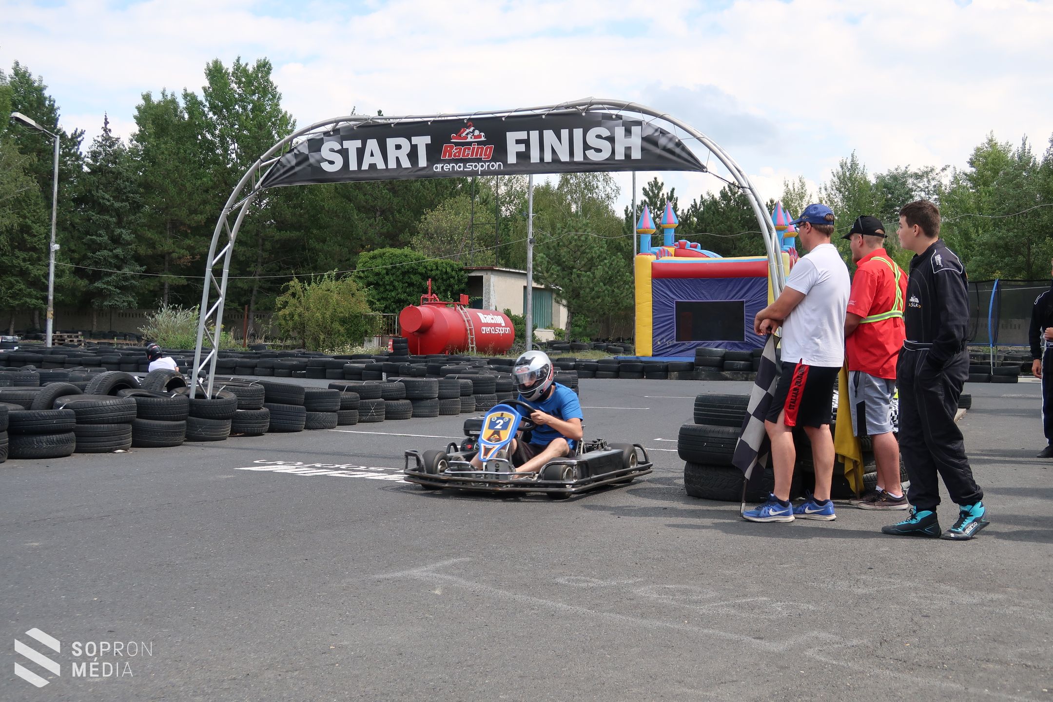 Köszönetnyilvánító gokart versenyt rendeztek Sopronban