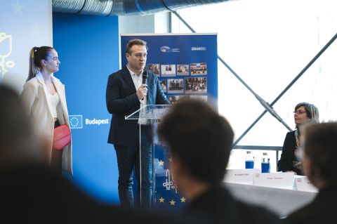 7. Estöri középdöntő az Európai Parlament Magyarországi Kapcsolattartó Irodájában